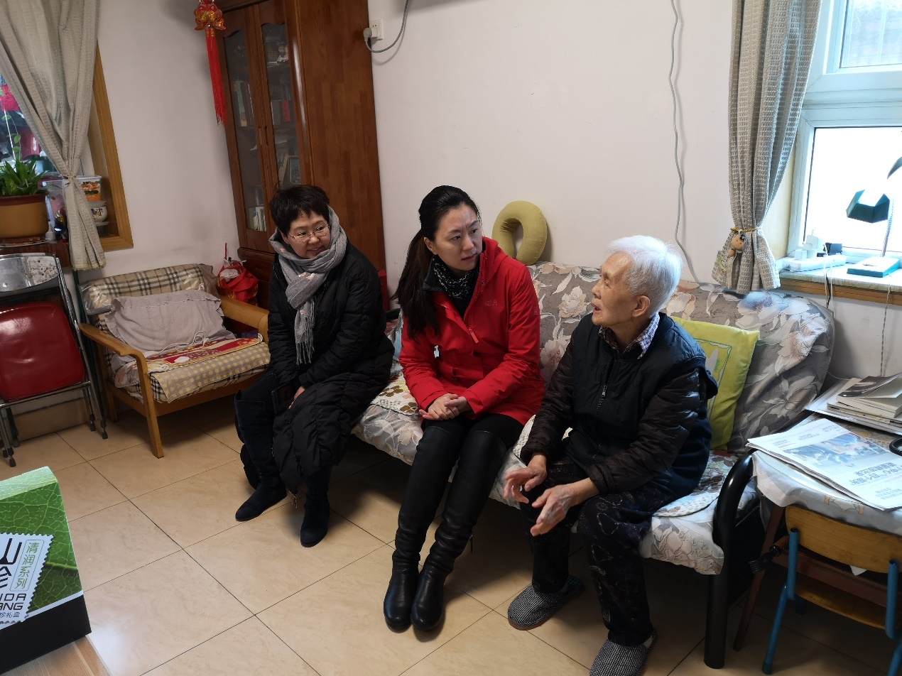 C:\Users\hp\Desktop\2020年春节慰问老专家\春节慰问老人照片\吴慧敏老人.jpg